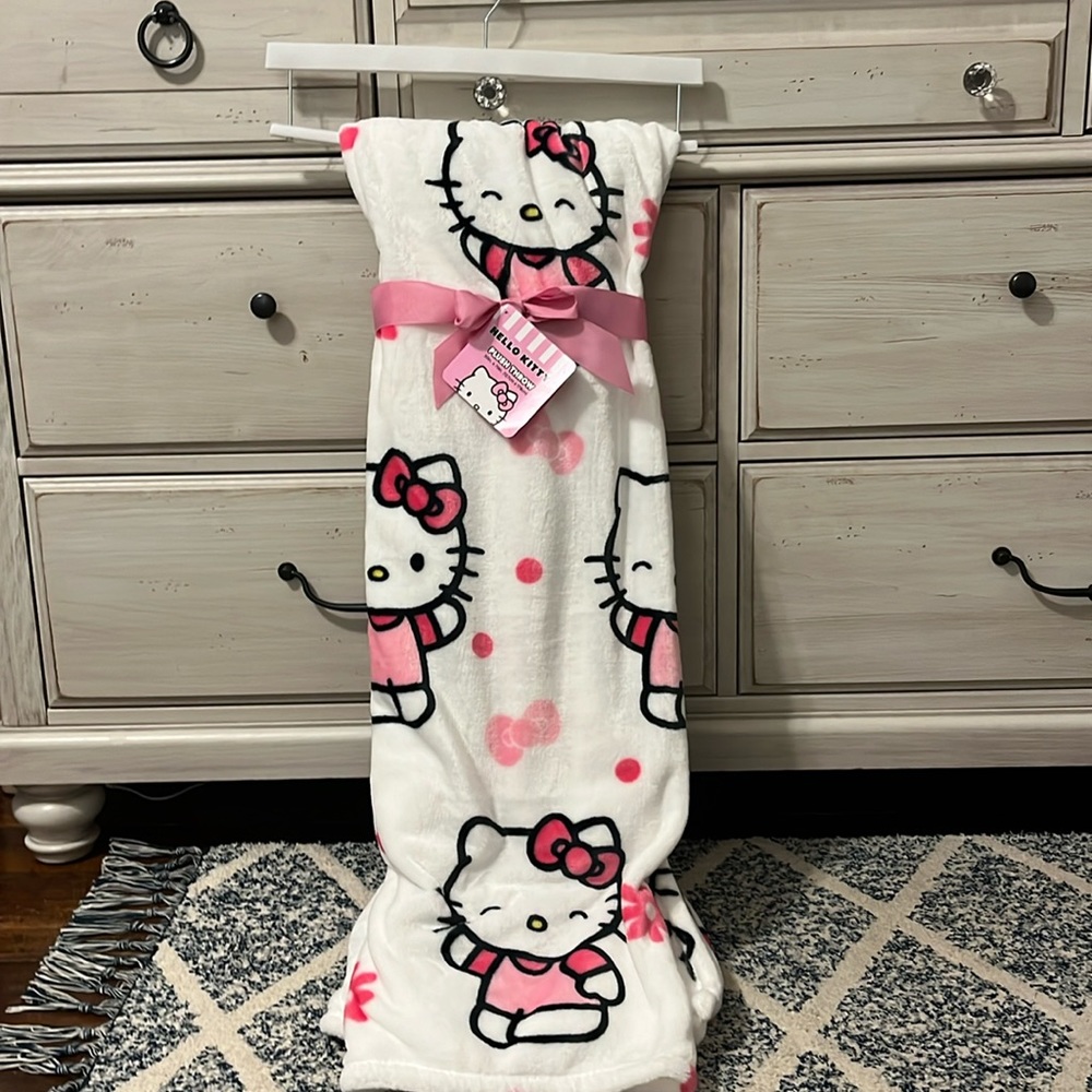 Hello Kitty plush blanket